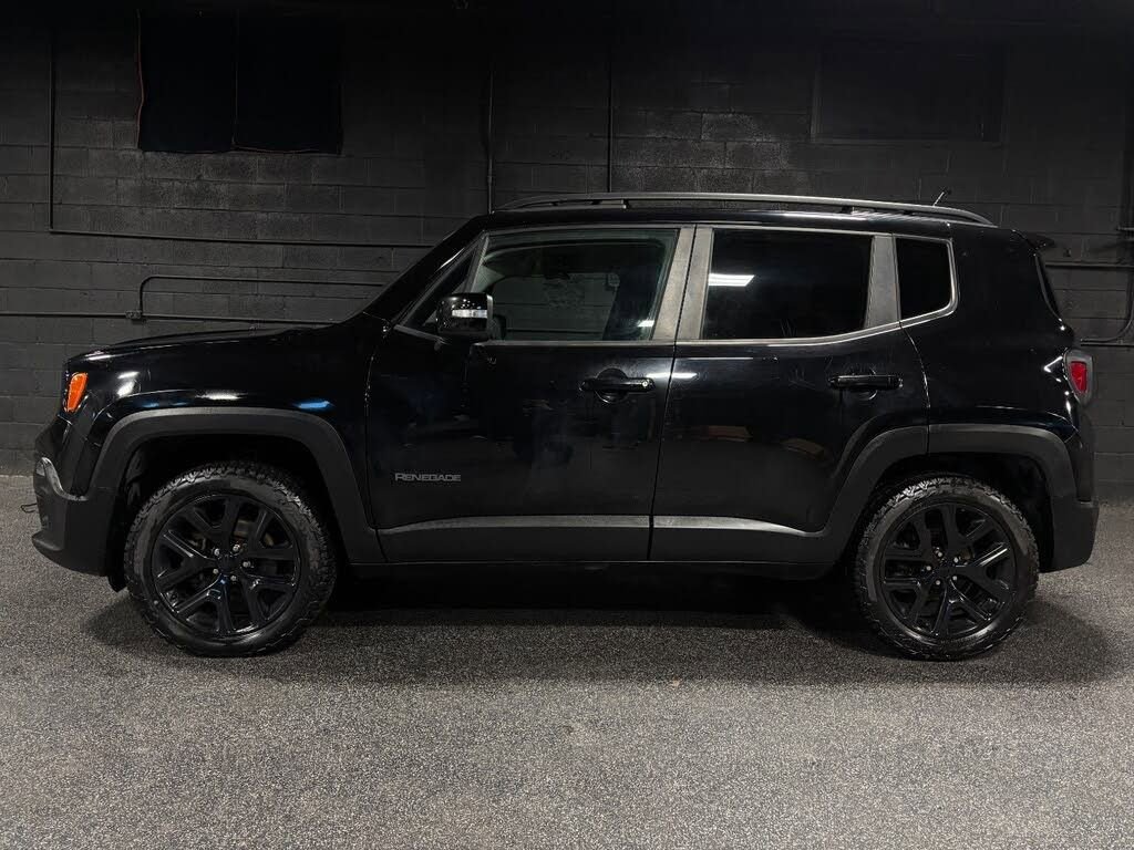Used 2017 Jeep Renegade Altitude AWD/4WD image 2