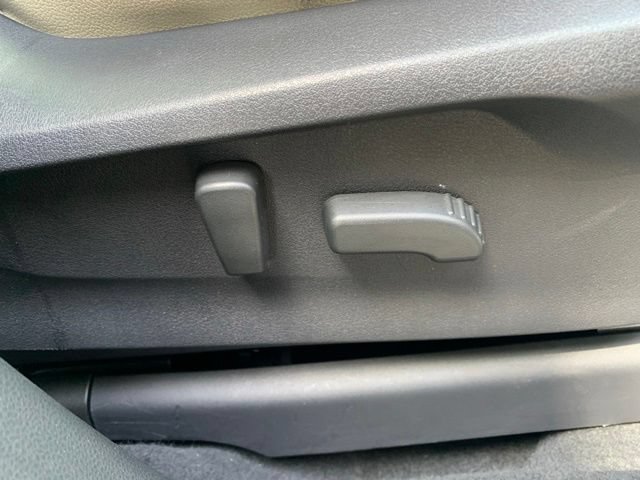Used 2022 Subaru Ascent Limited w/ Technology Package AWD/4WD image 16
