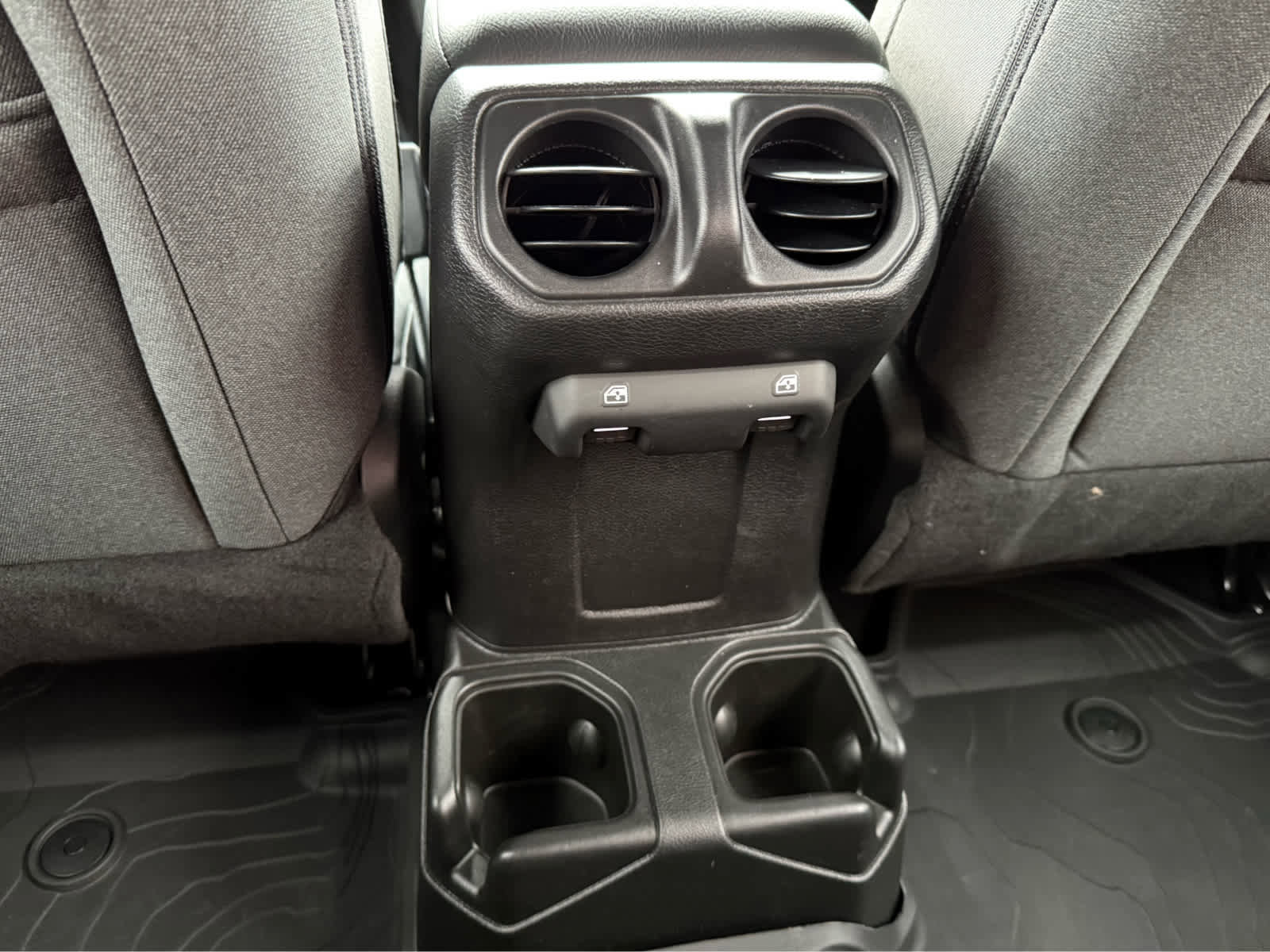 Used 2025 Jeep Wrangler Sport image 26