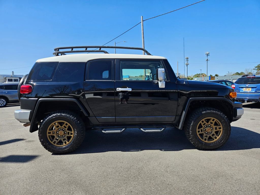 Used 2013 Toyota FJ Cruiser 2WD w/ Convenience Pkg image 4