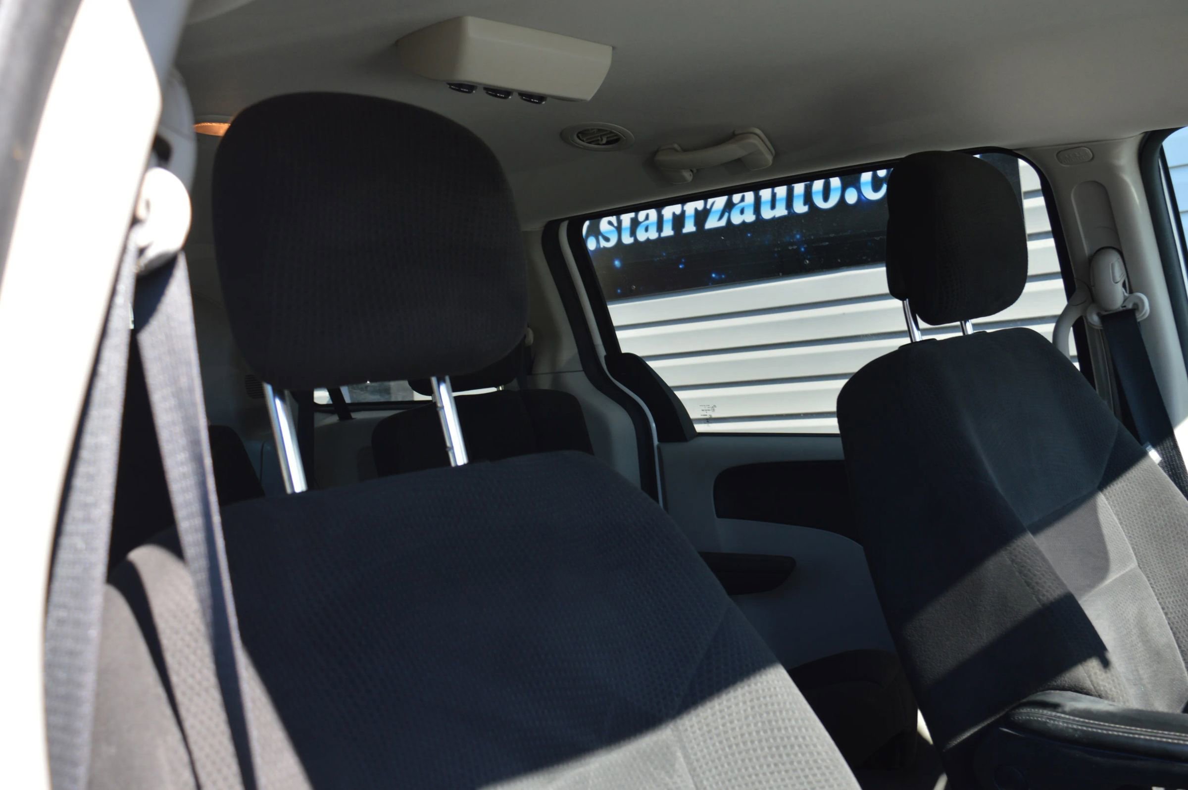 Used 2013 Dodge Grand Caravan SE image 23