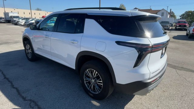 Used 2026 Chevrolet Traverse LT w/ Driver Confidence Package FWD image 8