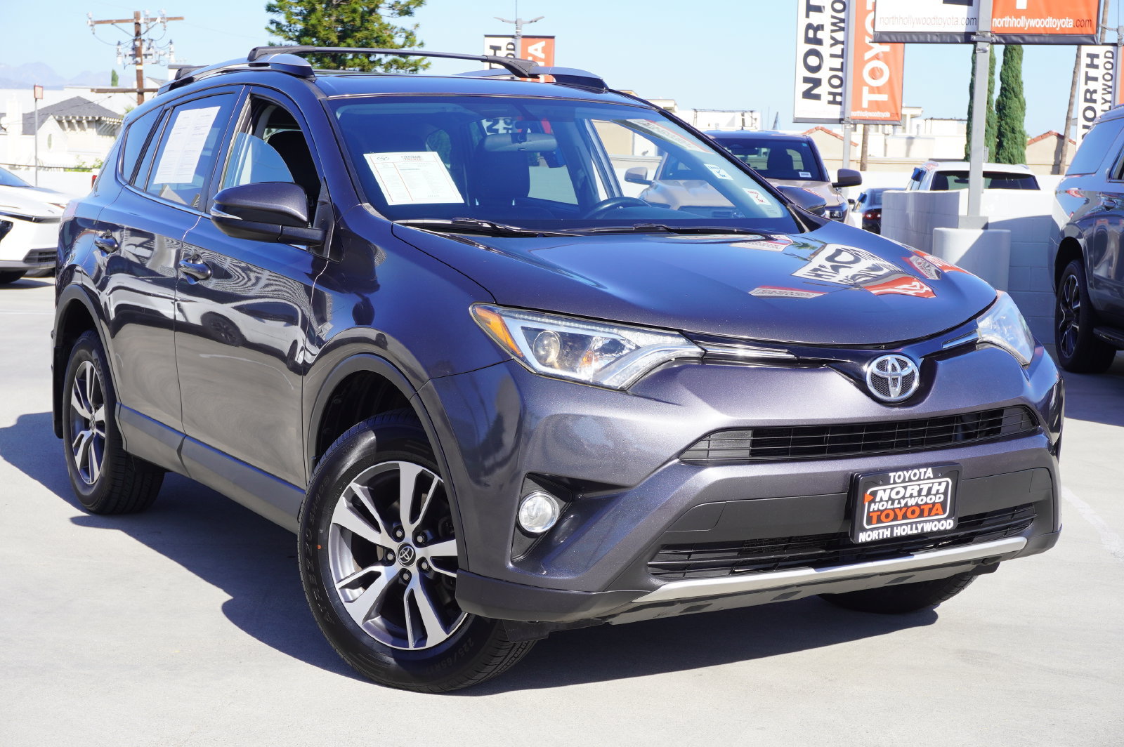 Used 2016 Toyota RAV4 XLE AWD/4WD image 2