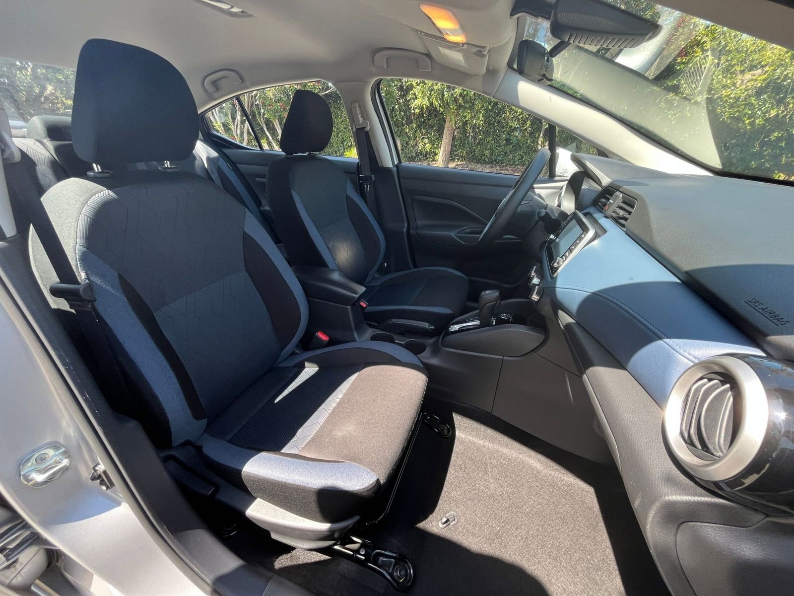 Used 2025 Nissan Versa SV FWD image 34