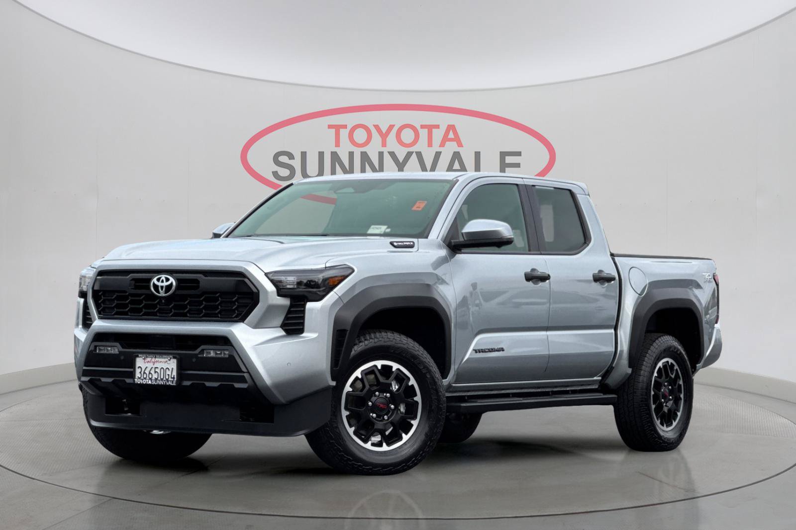 Certified 2025 Toyota Tacoma TRD Off-Road AWD/4WD image 2
