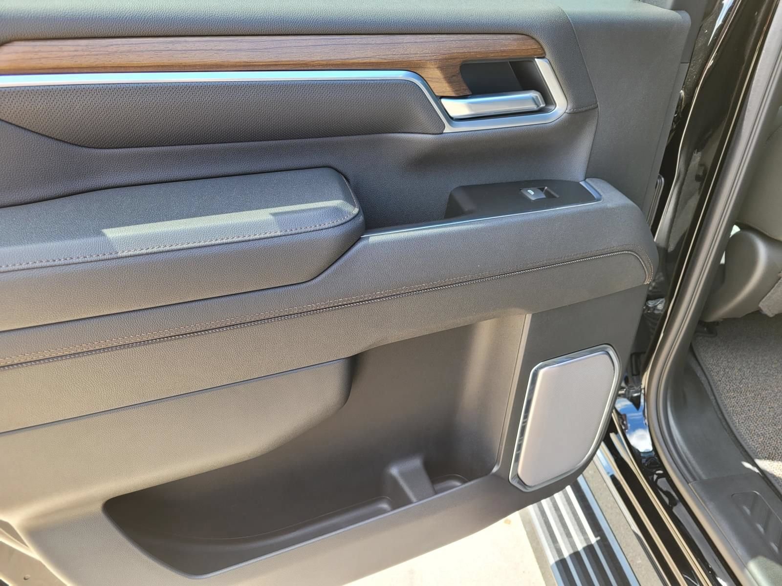 New 2026 Chevrolet Silverado 2500 High Country w/ High Country Premium Package AWD/4WD image 8