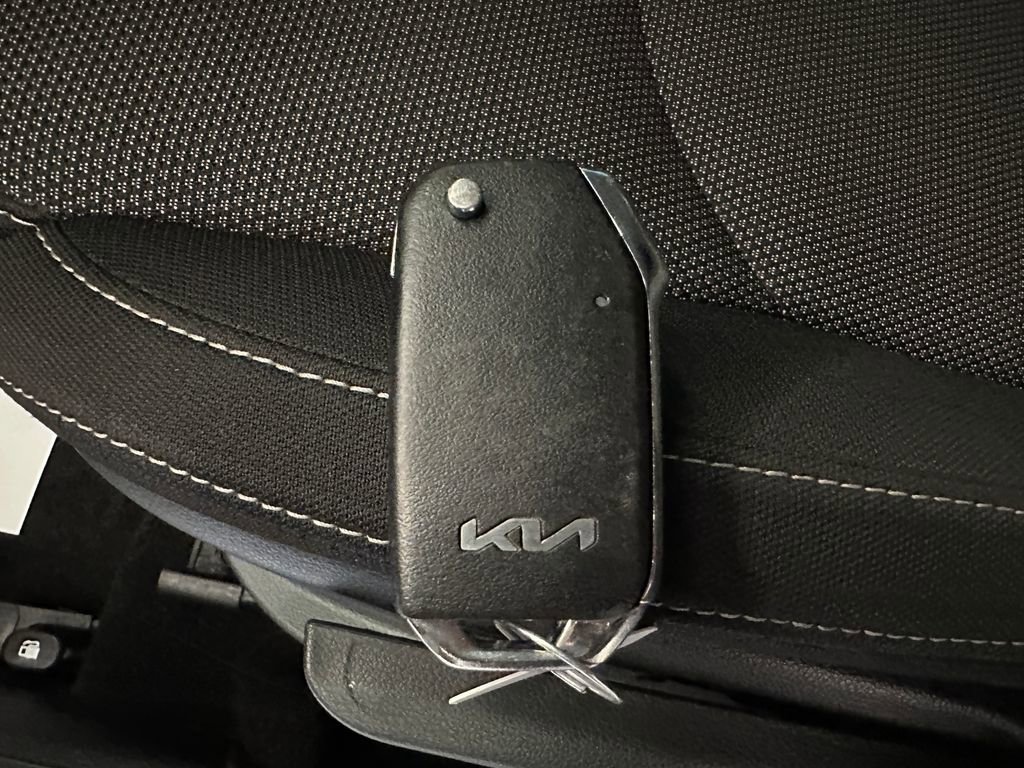 Used 2023 Kia Forte LXS FWD image 17