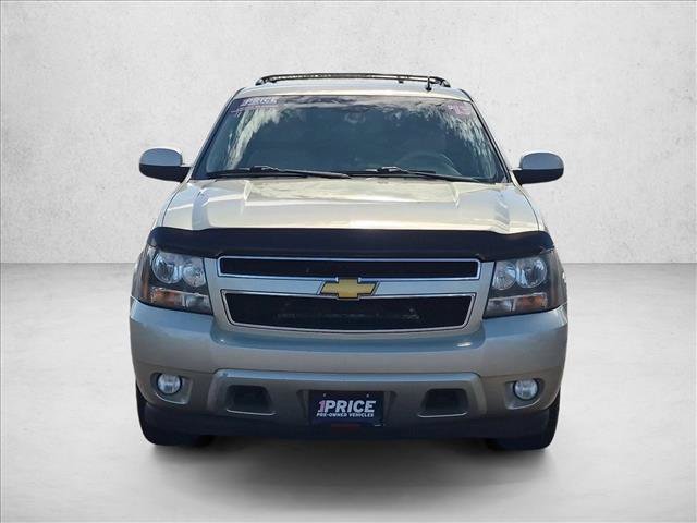 Used 2013 Chevrolet Suburban LT w/ Luxury Package AWD/4WD image 2