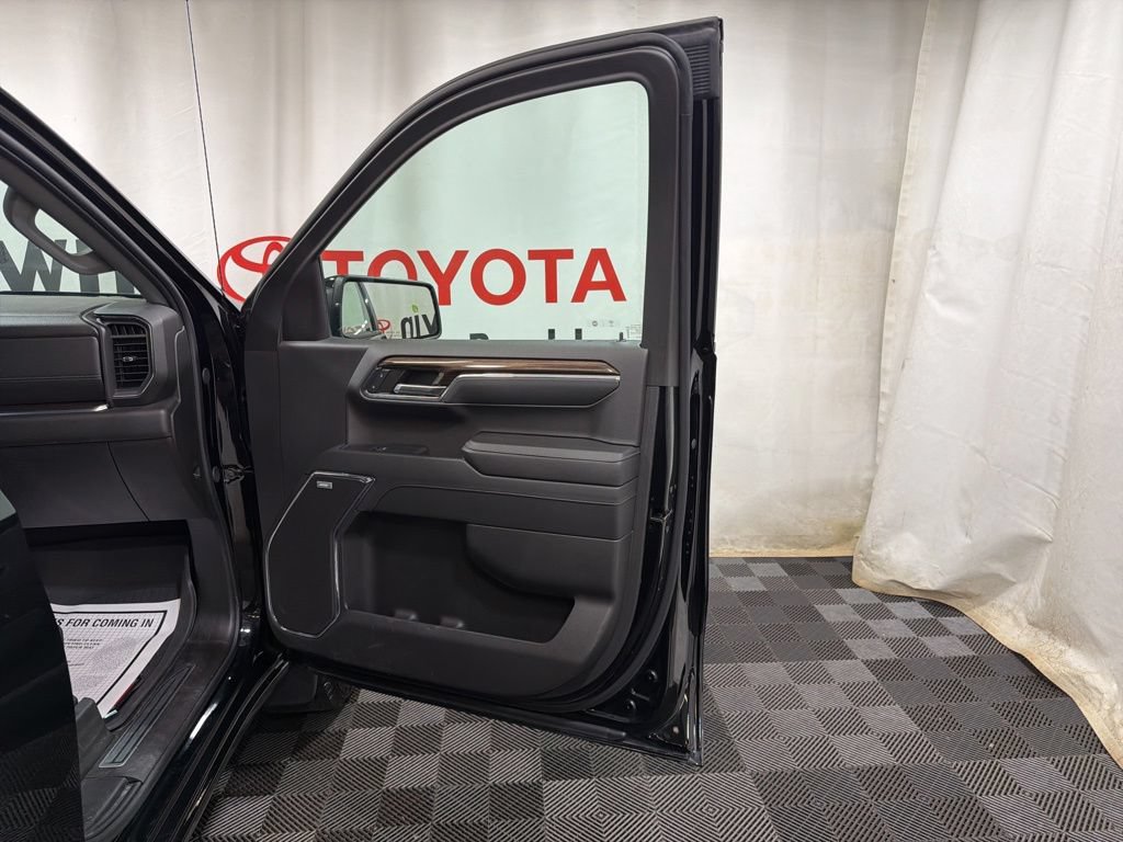 Used 2024 Chevrolet Silverado 1500 RST AWD/4WD image 9
