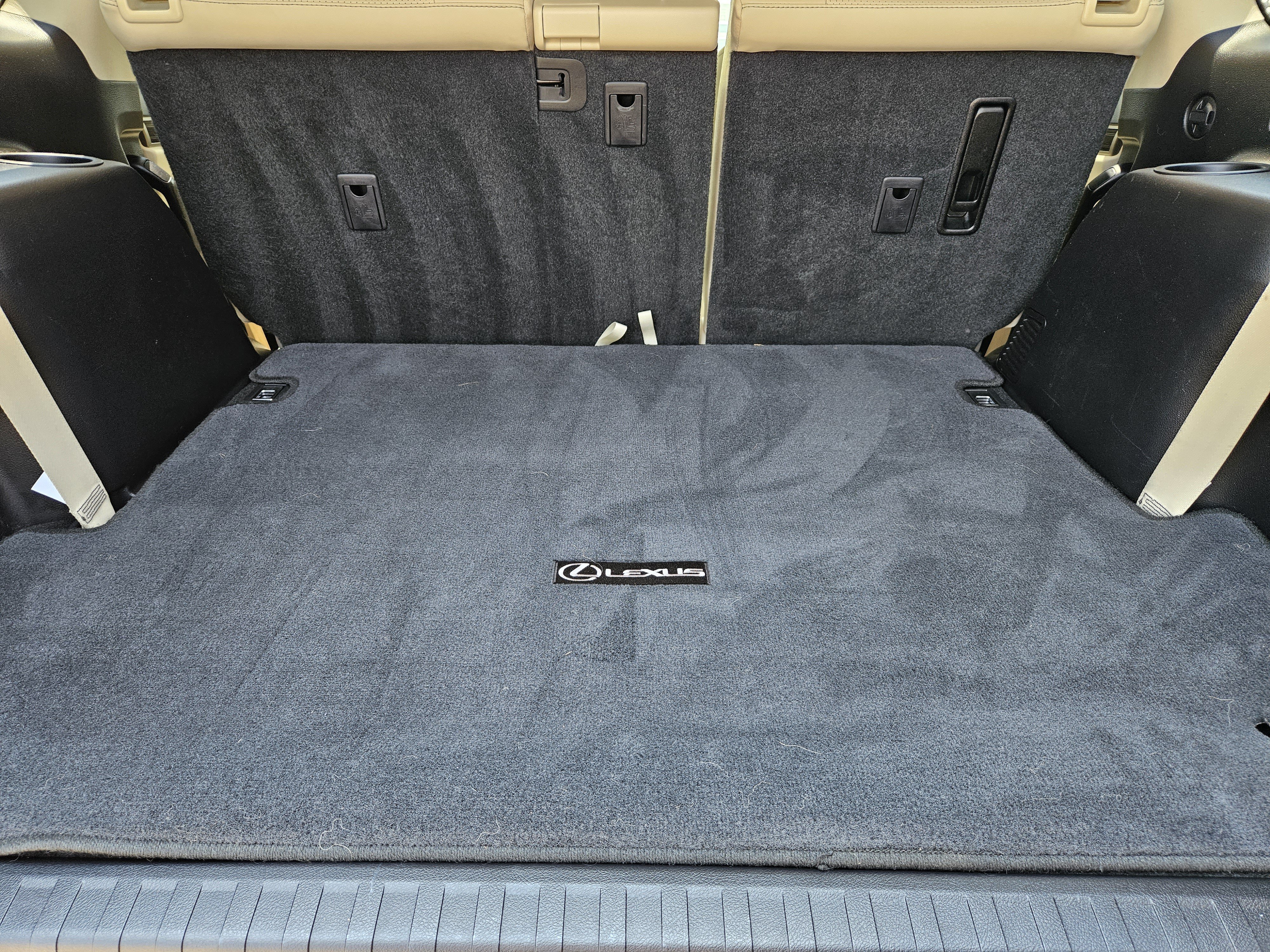 Used 2020 Lexus GX 460 Luxury w/ Accessory Package AWD/4WD image 32