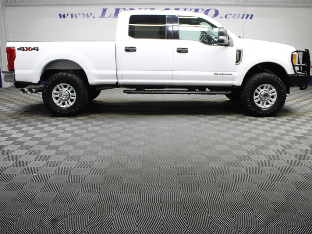 Used 2017 Ford F250 XLT AWD/4WD image 2