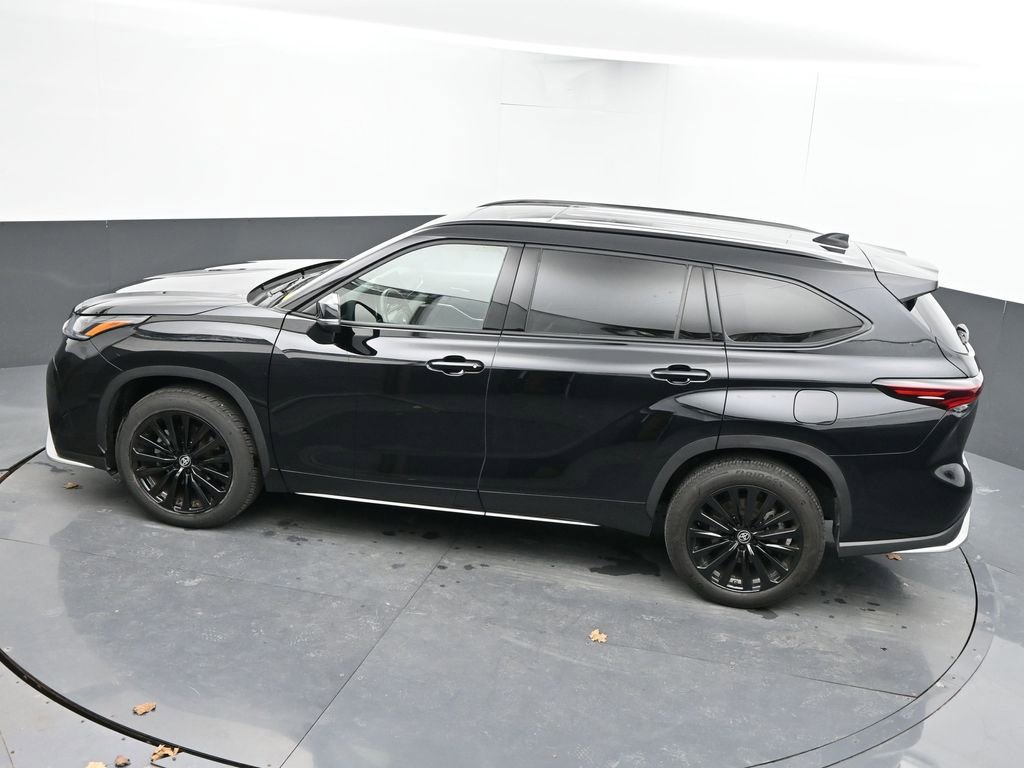 Used 2025 Toyota Highlander XSE image 19