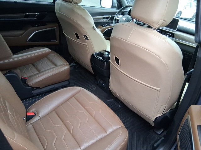 Used 2021 Kia Telluride SX w/ SX Prestige Package image 8