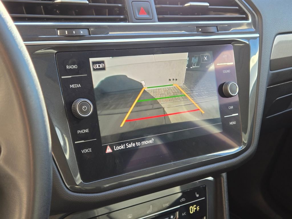 Used 2022 Volkswagen Tiguan SE image 10