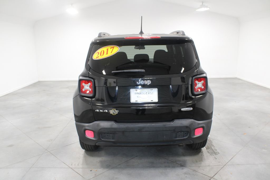 Used 2017 Jeep Renegade Latitude w/ Cold Weather Group image 8