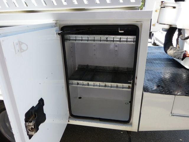 Used 2016 Ford F550 4x4 Regular Cab Super Duty image 17