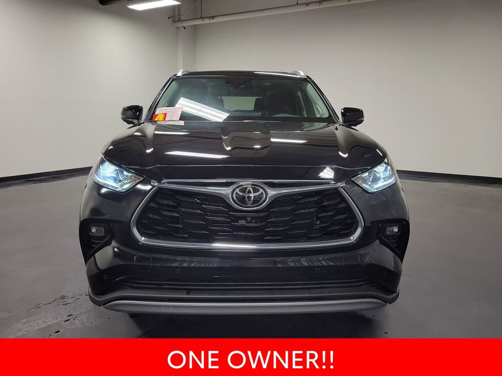 Used 2025 Toyota Highlander Platinum image 3
