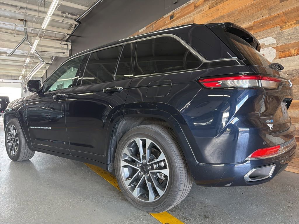 Used 2022 Jeep Grand Cherokee Overland w/ Luxury Tech Group IV image 17