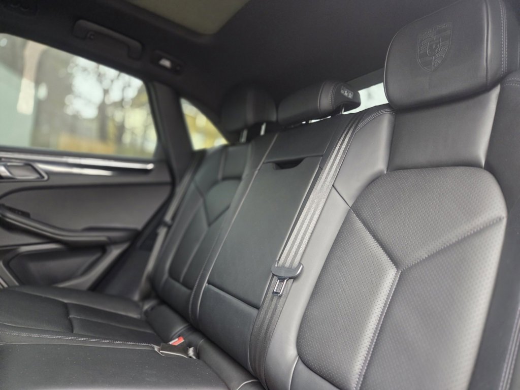 Used 2022 Porsche Macan S image 23