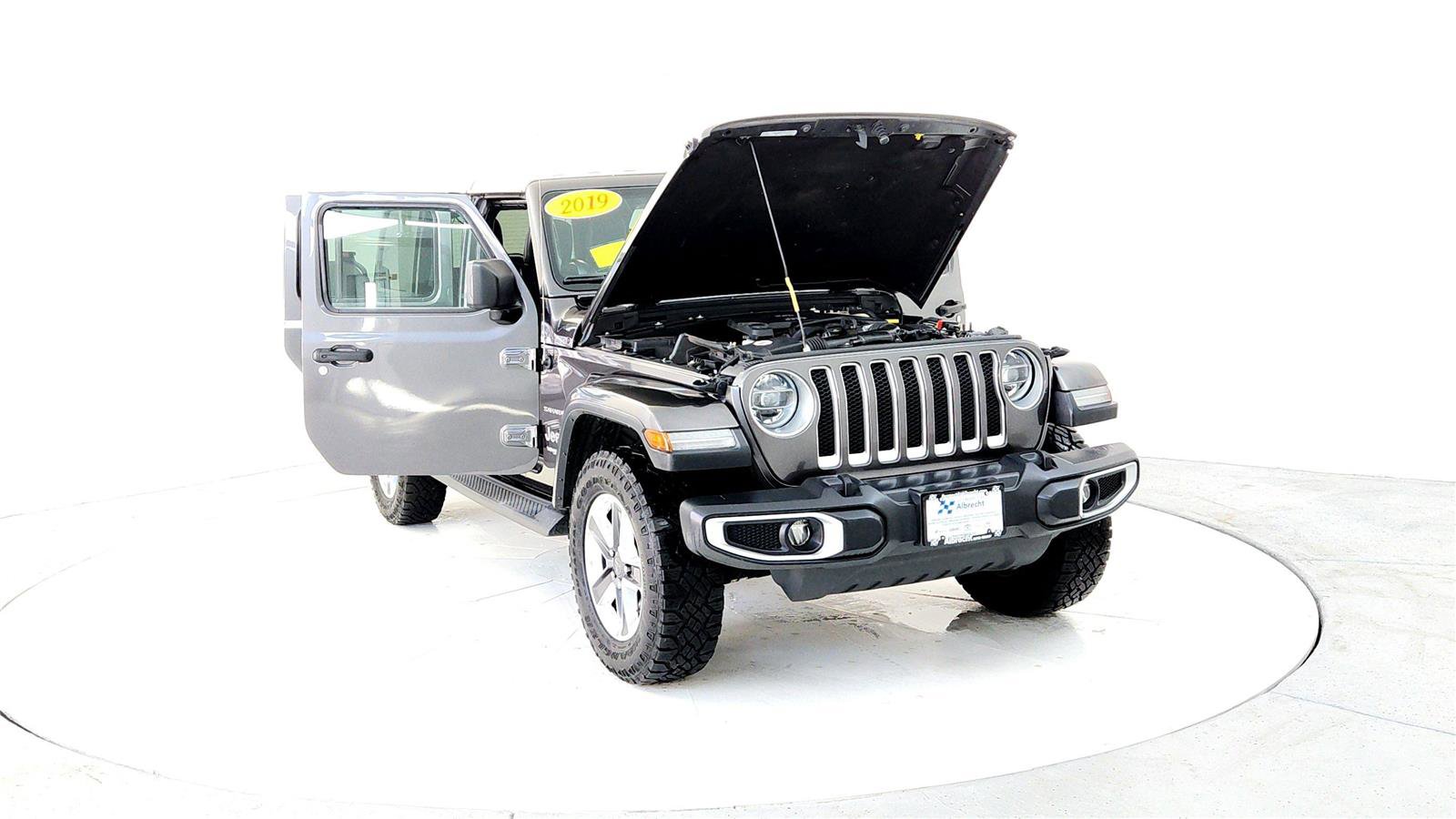 Used 2019 Jeep Wrangler Unlimited Sahara w/ Dual Top Group image 9