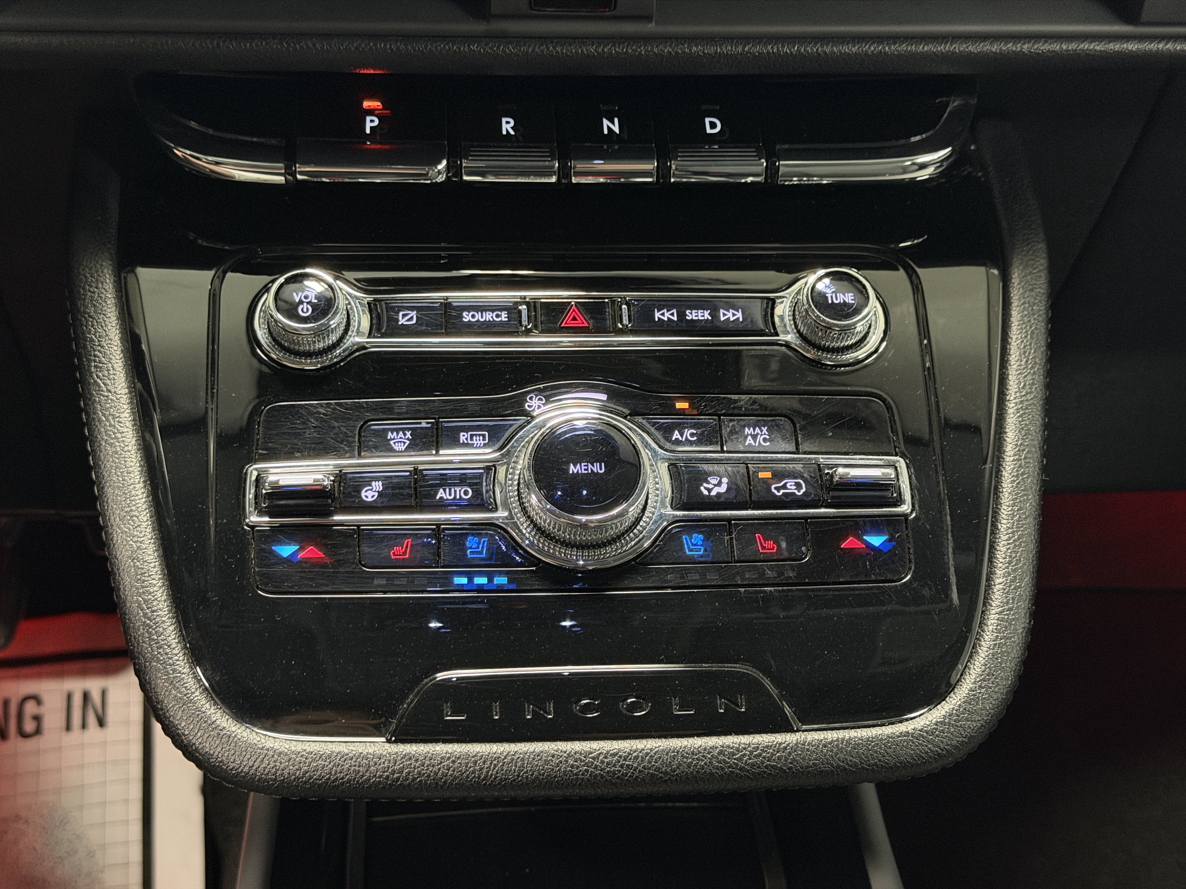 Used 2022 Lincoln Corsair FWD w/ Premium Package image 12