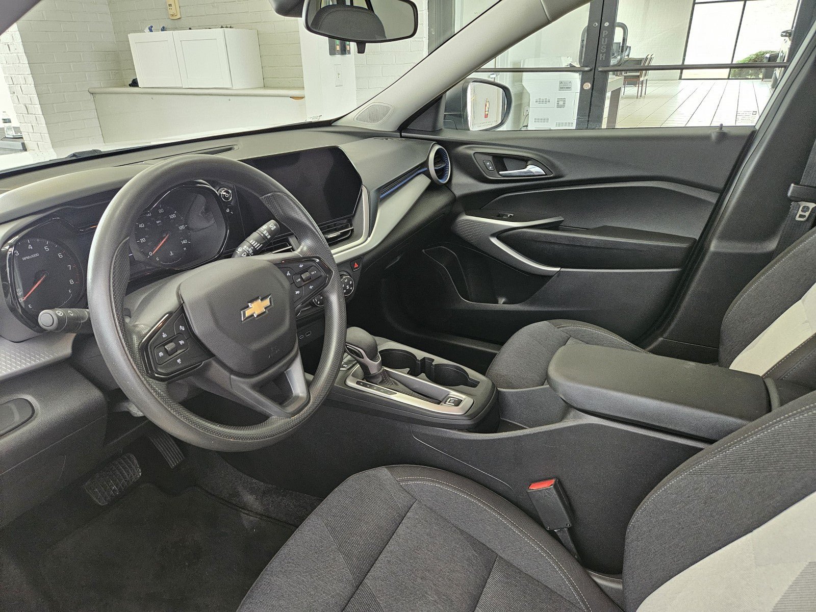 Used 2024 Chevrolet Trax LS FWD image 7