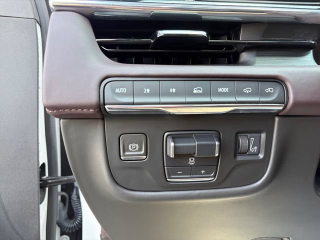 Certified 2023 Cadillac Escalade Sport Platinum w/ LPO, ONYX Package AWD/4WD image 24