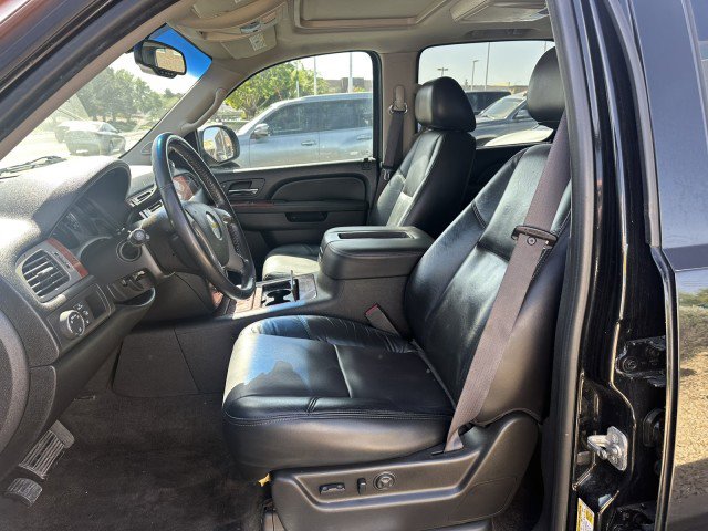 Used 2011 Chevrolet Suburban LTZ RWD image 12