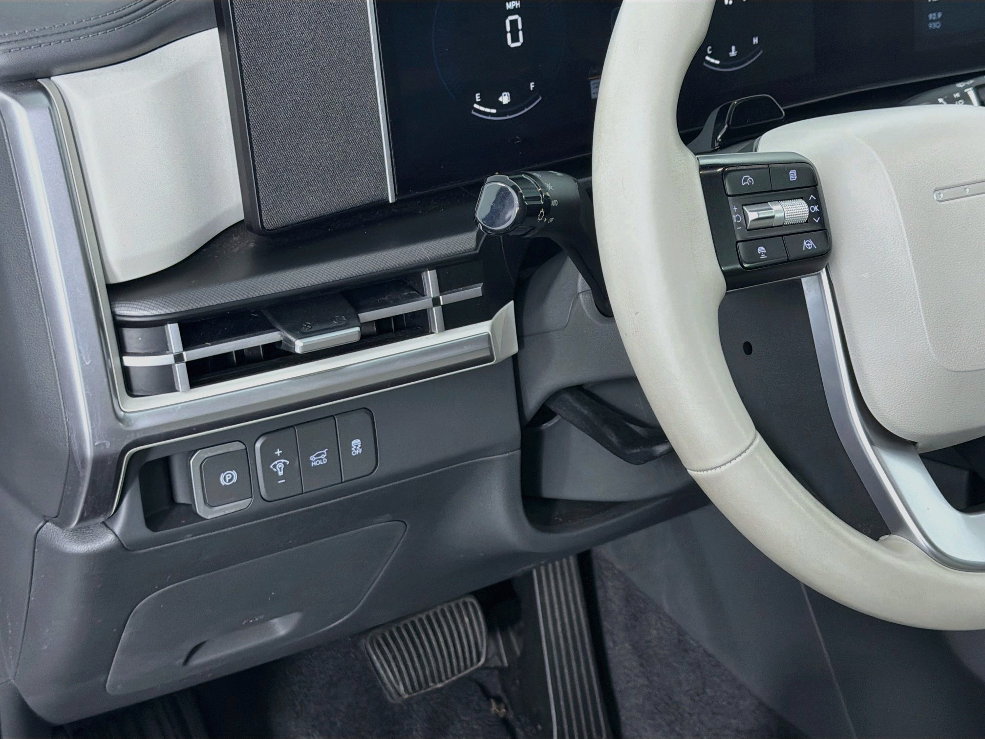 Used 2026 Hyundai Santa Fe SEL FWD image 17