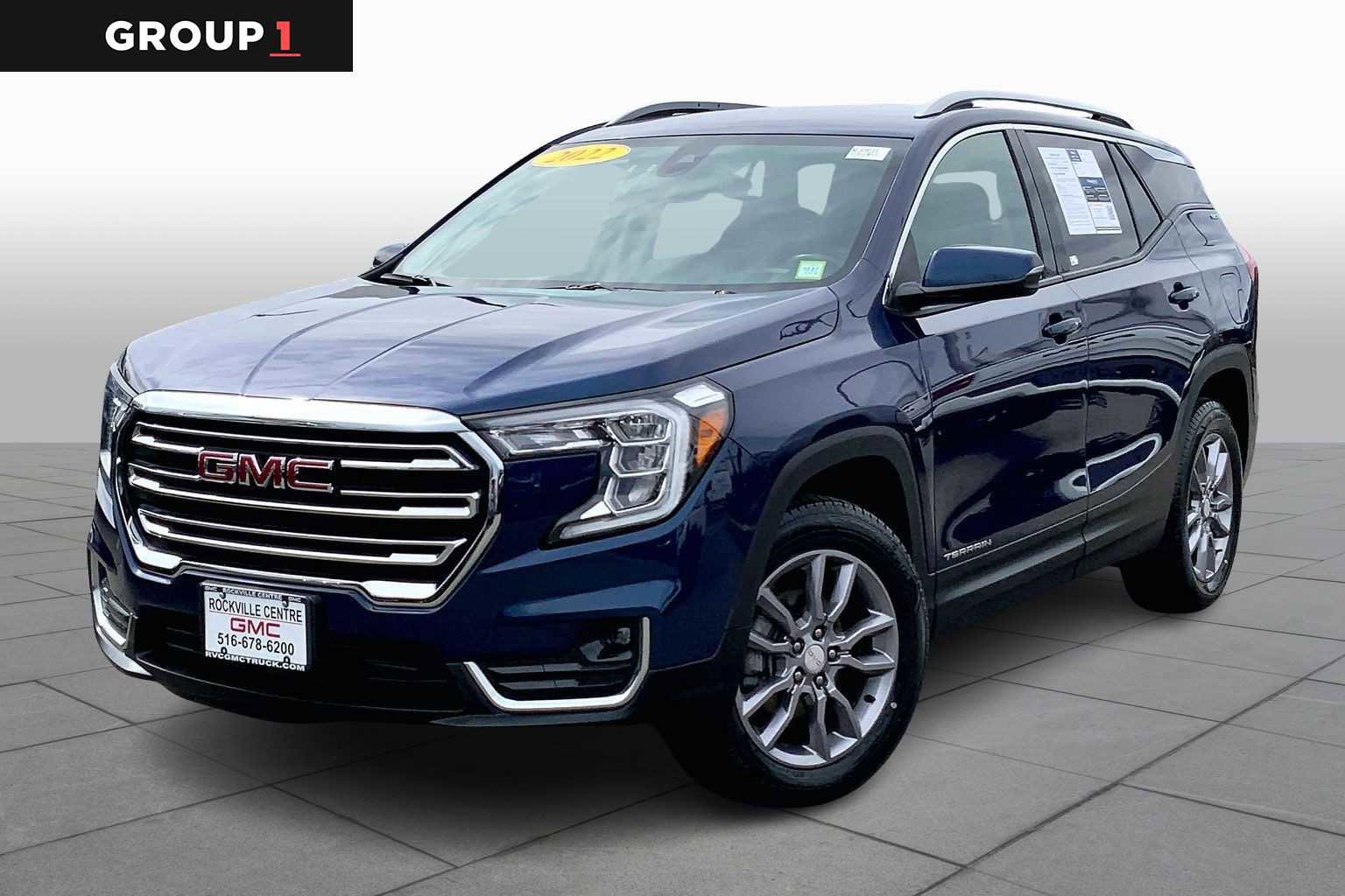 Used 2022 GMC Terrain SLT image 1