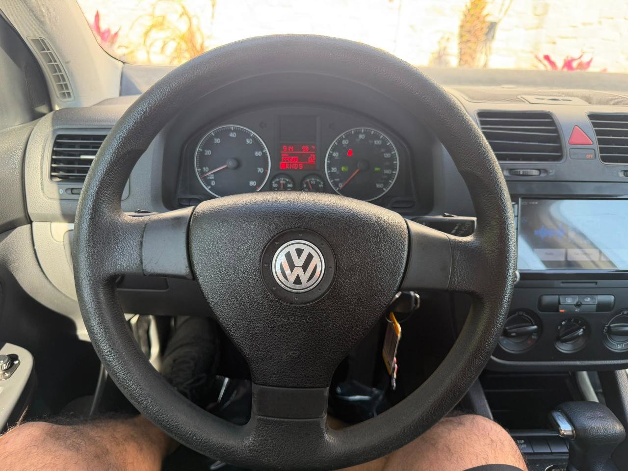 Used 2009 Volkswagen Rabbit S image 24