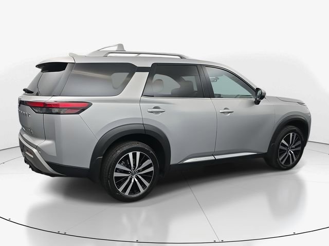 Used 2024 Nissan Pathfinder Platinum w/ Cargo Package image 9