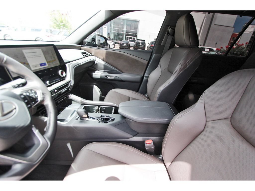 Used 2025 Lexus TX 350 FWD w/ Technology Package image 12
