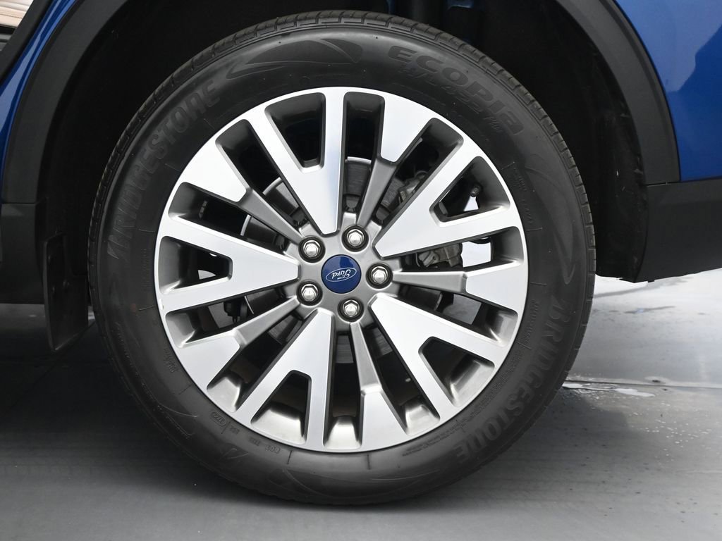 Certified 2022 Ford Escape Titanium w/ Class II Trailer Tow Package image 24