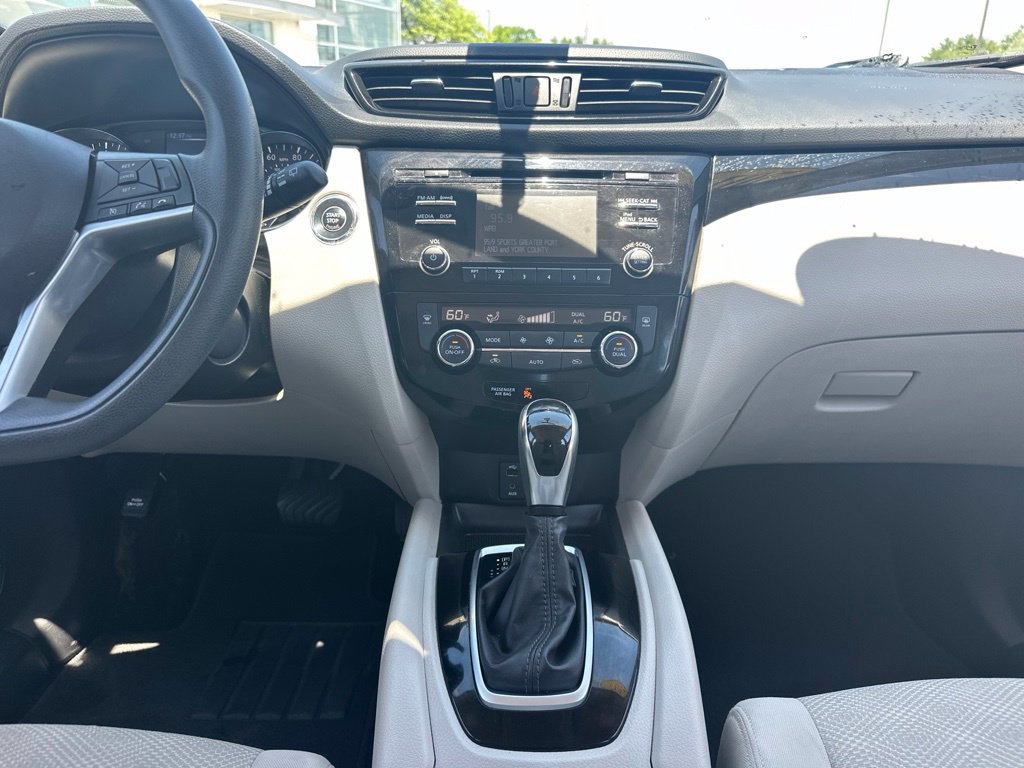 Used 2018 Nissan Rogue Sport SV AWD/4WD image 22