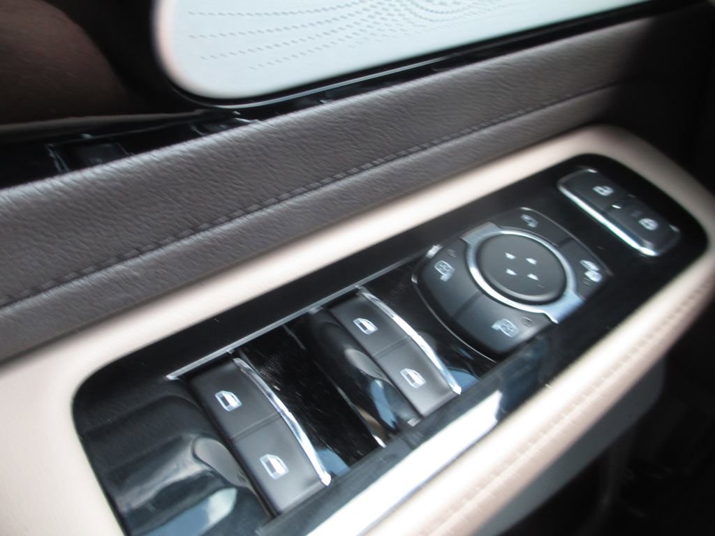 Used 2023 Lincoln Aviator Reserve w/ Equipment Group 201A AWD/4WD image 30