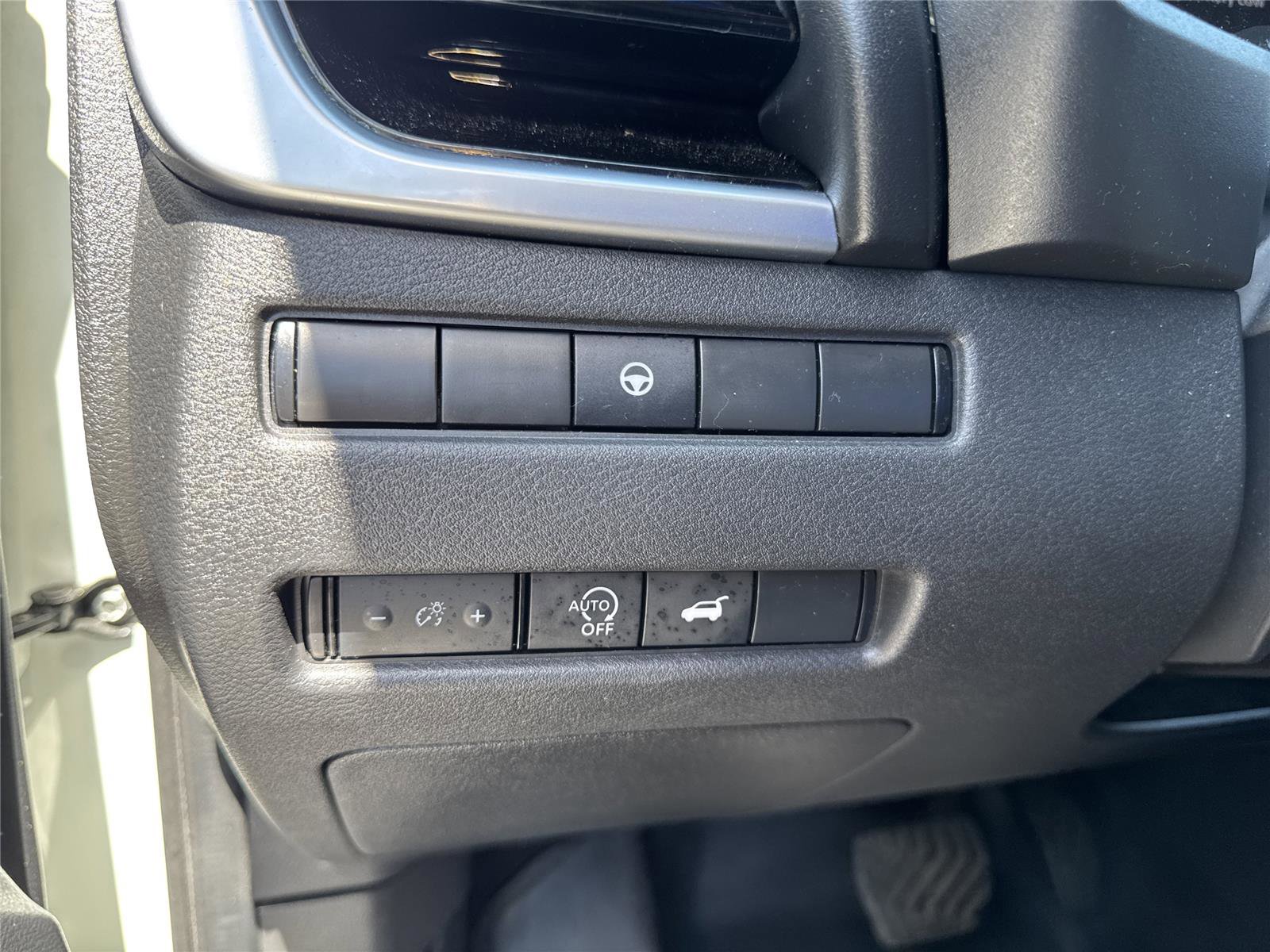 Used 2023 Nissan Rogue SL w/ SL Premium Package FWD image 19