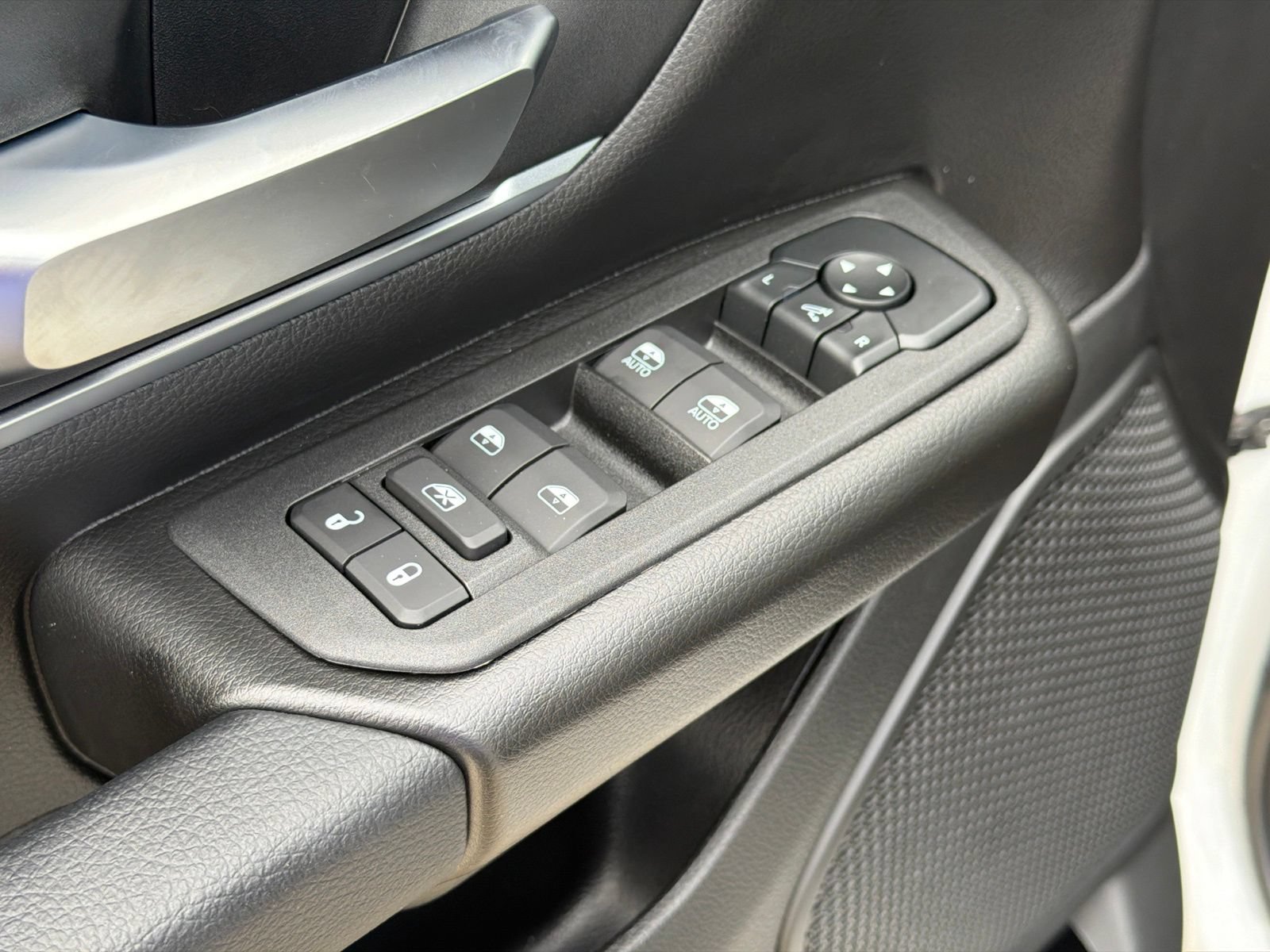 New 2027 RAM 1500 4x4 Crew Cab image 15