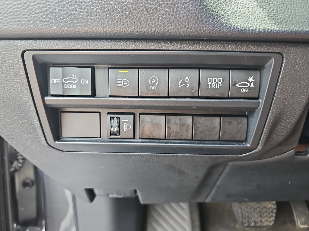 Used 2023 Toyota Tundra SR5 w/ SR5 Convenience Package AWD/4WD image 31