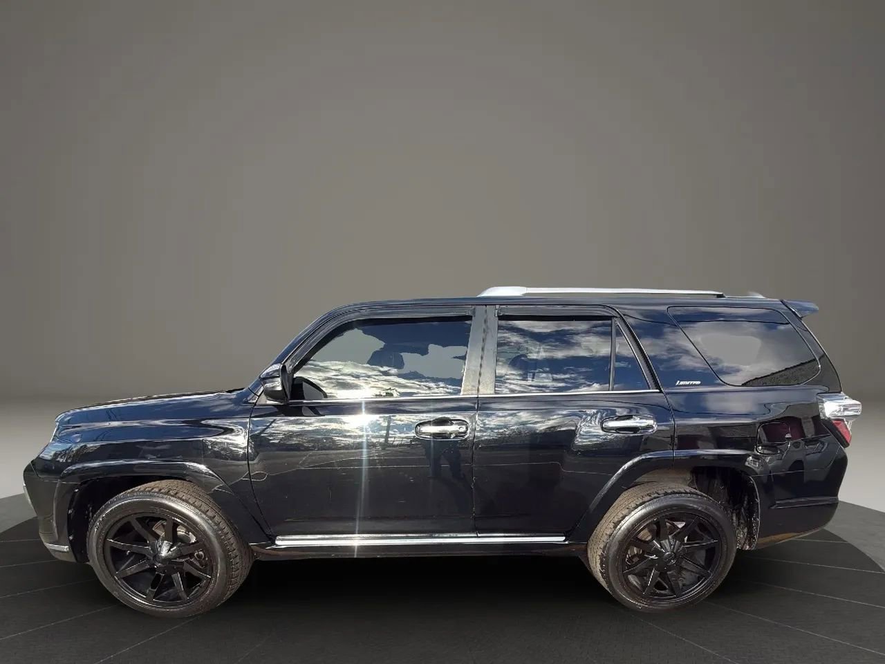 Used 2017 Toyota 4Runner Limited image 8