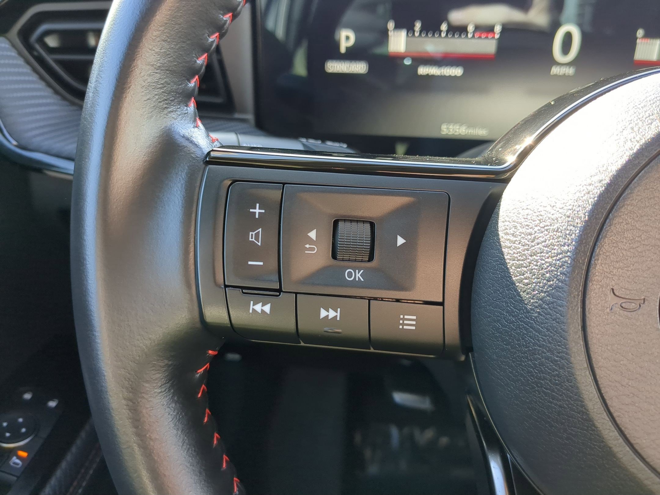 Used 2025 Nissan Kicks SR image 19