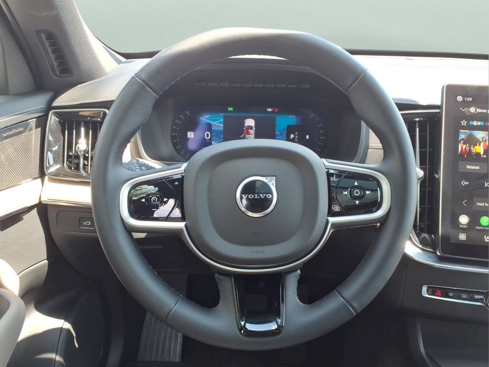 Used 2026 Volvo XC90 B6 Plus w/ Protection Package Premier AWD/4WD image 9