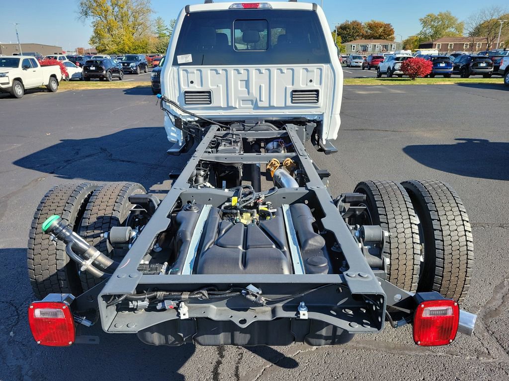 New 2026 Ford F550 4x4 Crew Cab image 8