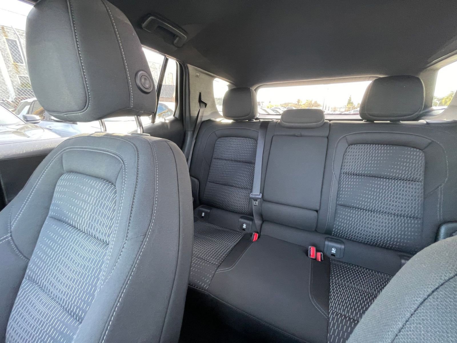 Used 2025 Chevrolet Equinox LT image 40