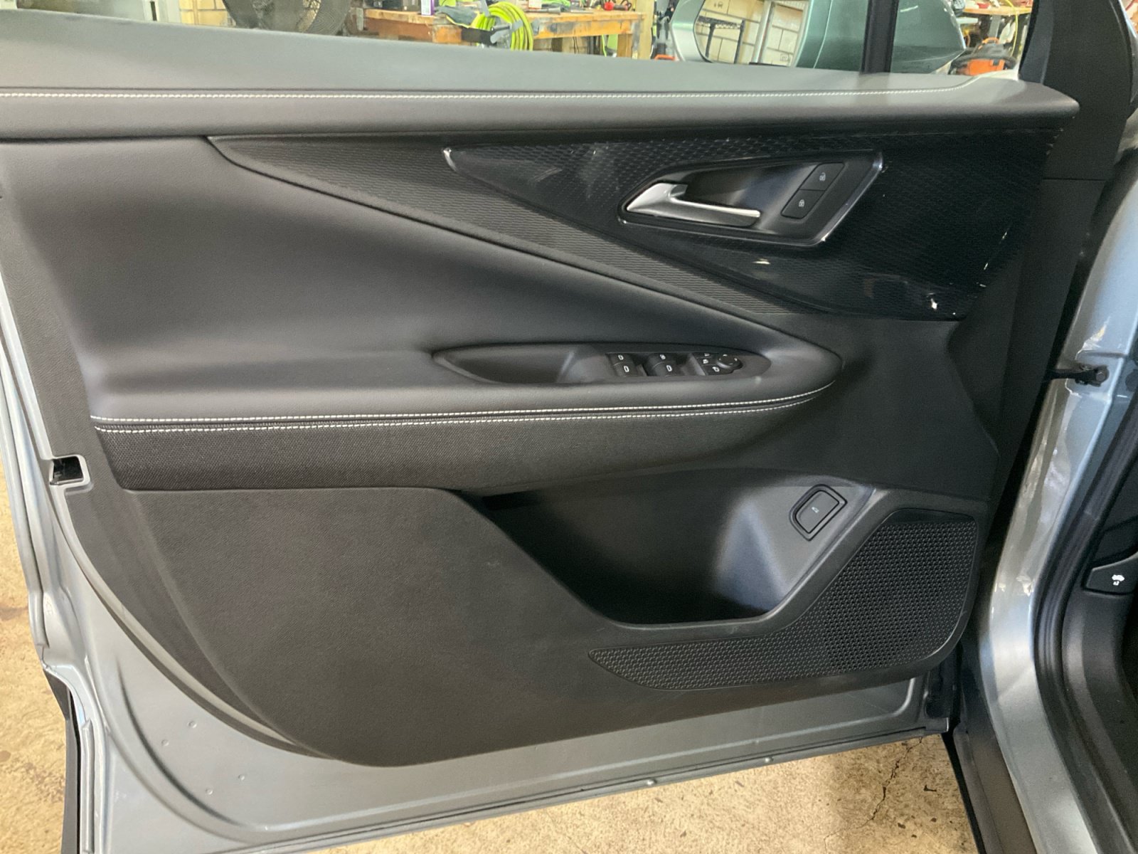 Used 2024 Chevrolet Blazer EV LT AWD/4WD image 27