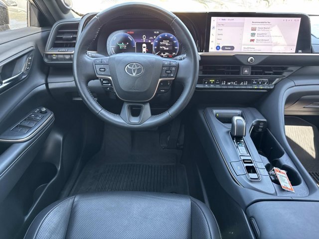 Certified 2023 Toyota Crown Limited image 23