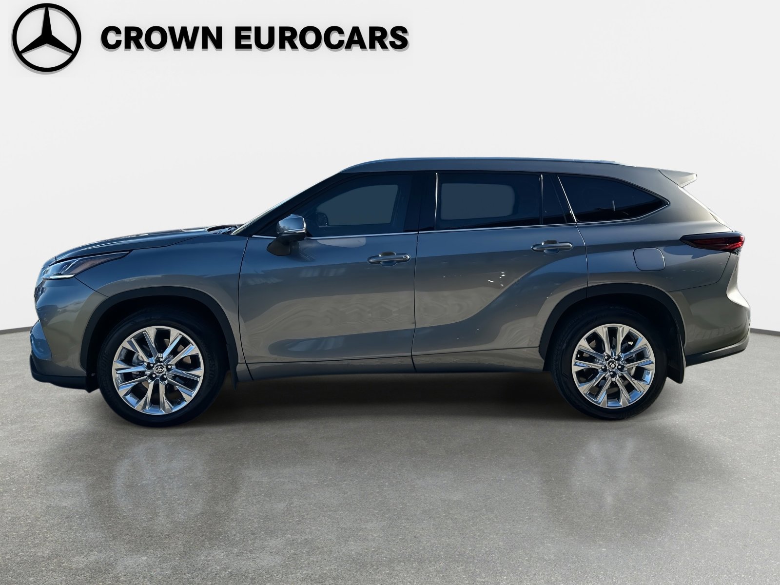 Used 2025 Toyota Highlander Limited image 7