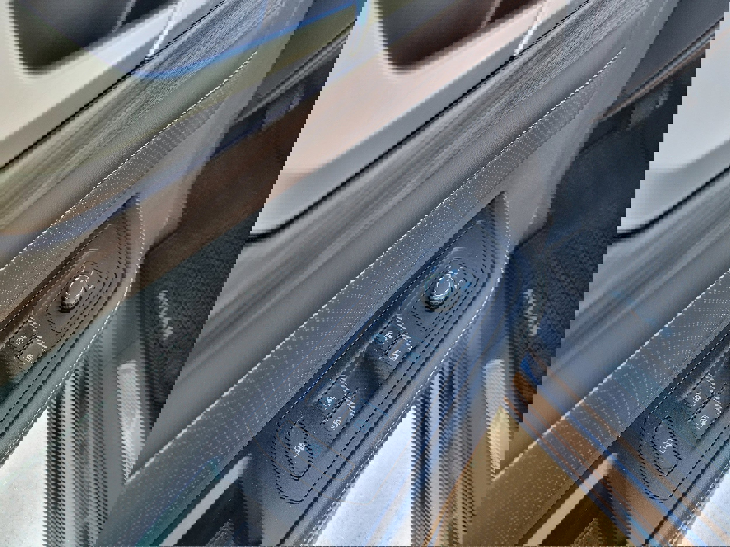 Used 2024 Volkswagen Atlas SEL image 27