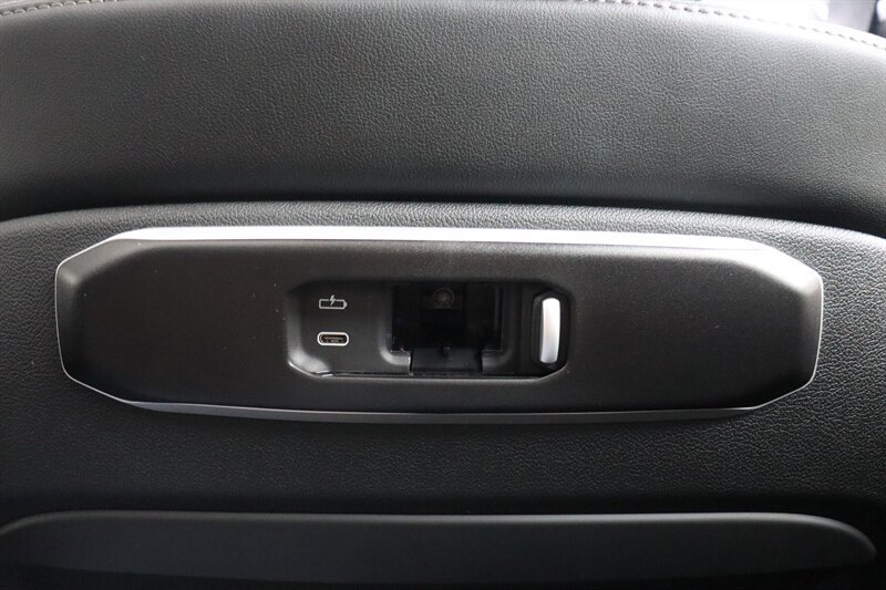 Used 2026 BMW X5 M60i AWD/4WD image 38