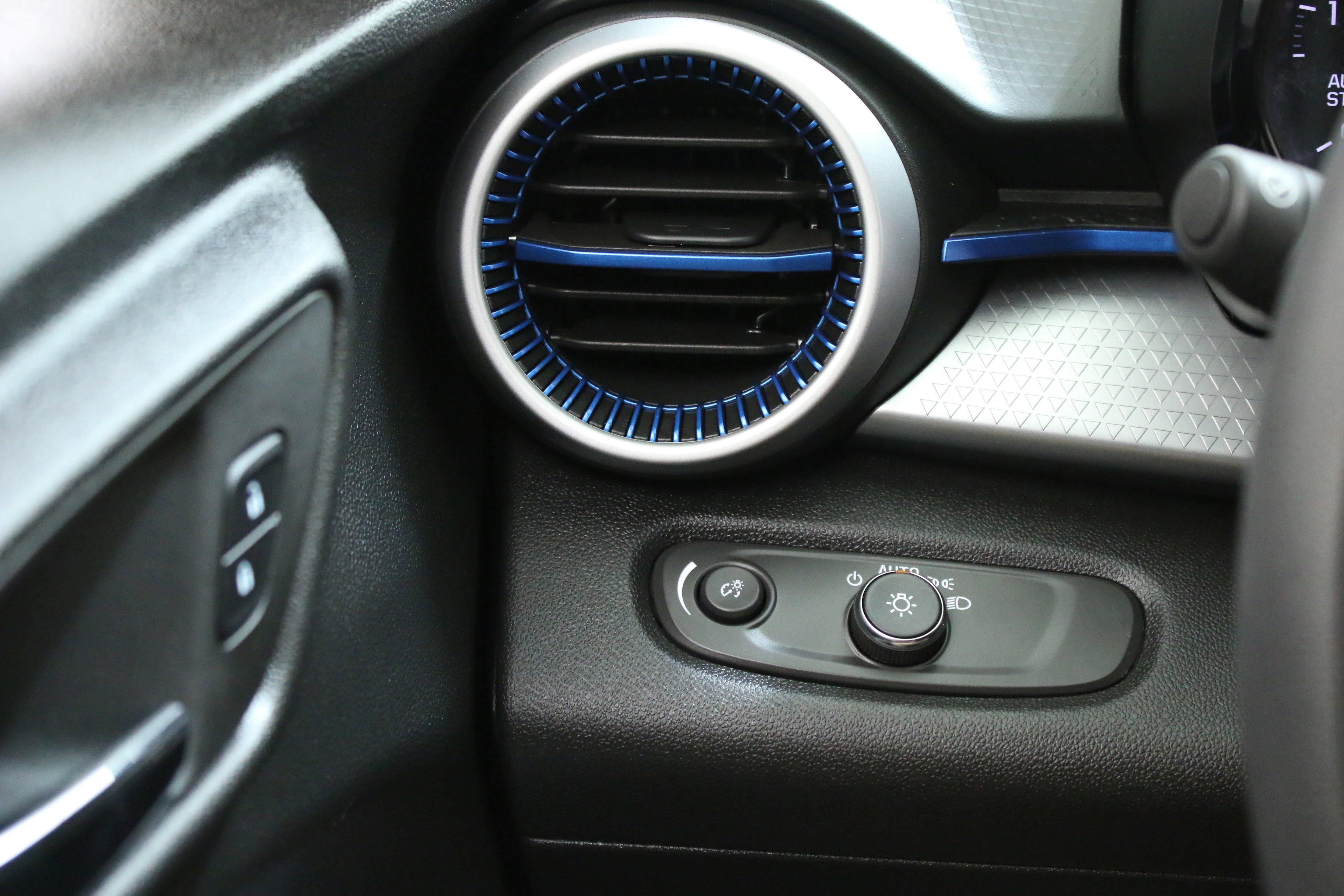 Used 2024 Chevrolet Trax LS FWD image 17